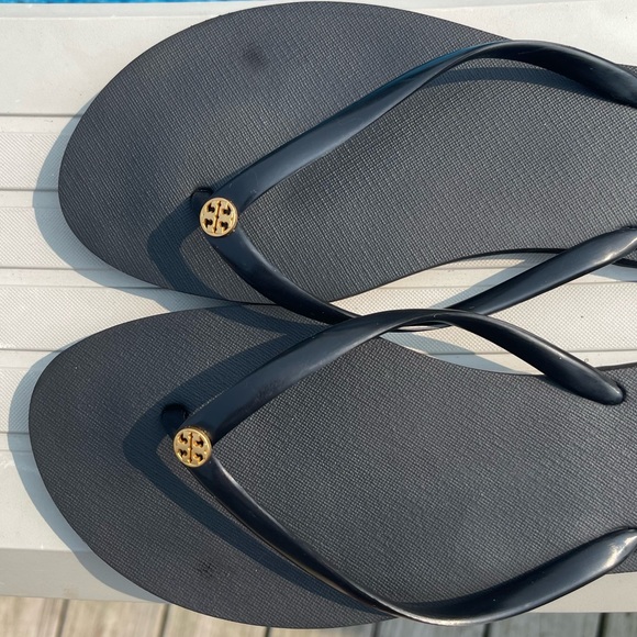Tory Burch Chelsea Flip Flops - Picture 2 of 6